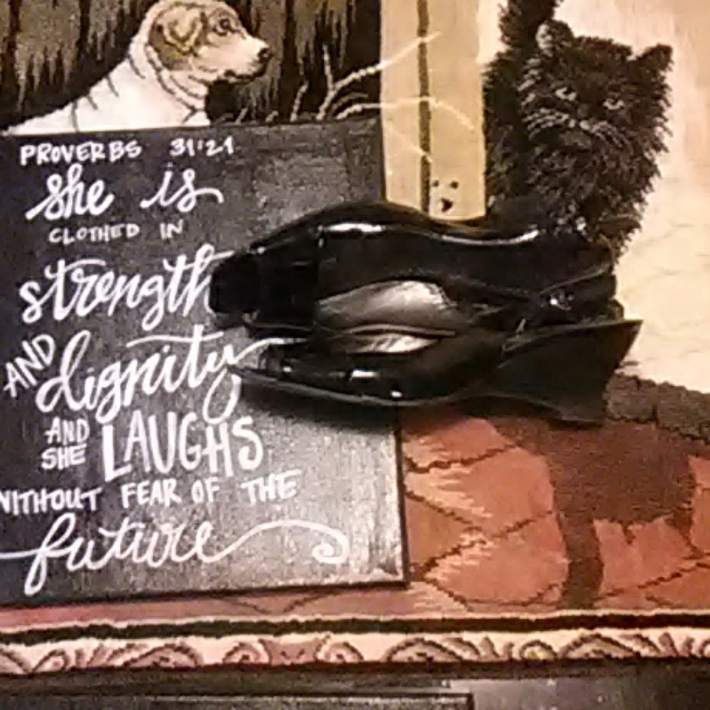 Shoes - Picture 3 of 5